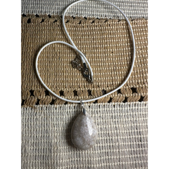 White Coral Agate Teardrop Pendant Necklace - Picture 6 of 10
